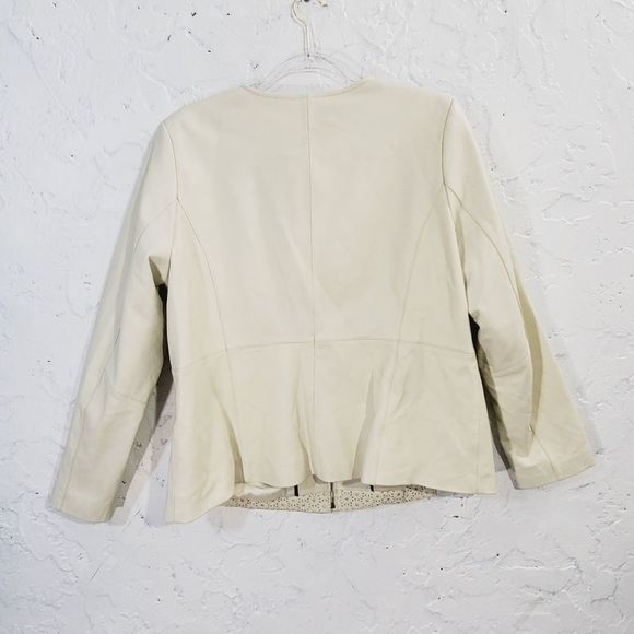 Isaac Mizrahi Live laser cut leather zip up jacket coat  cream yellow  Medium - Picture 2 of 15